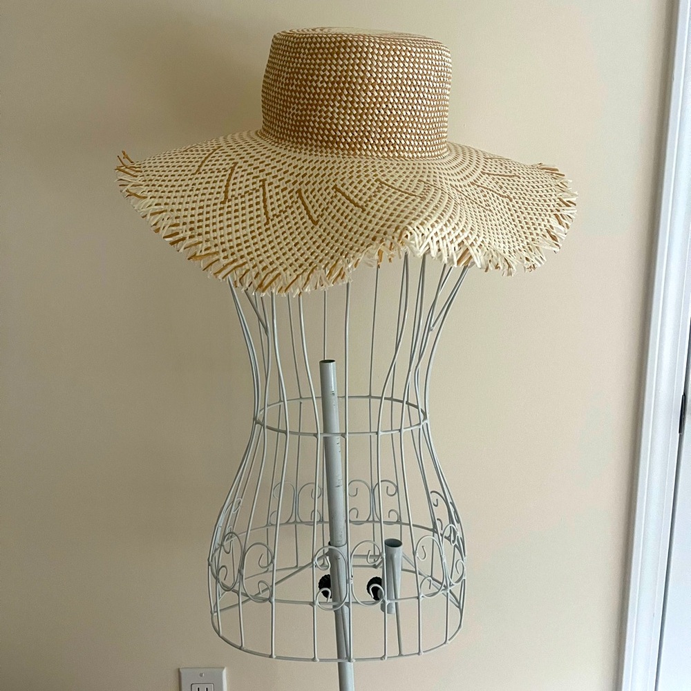 Universal Thread Woven Straw Fringe Sun Hat OS
